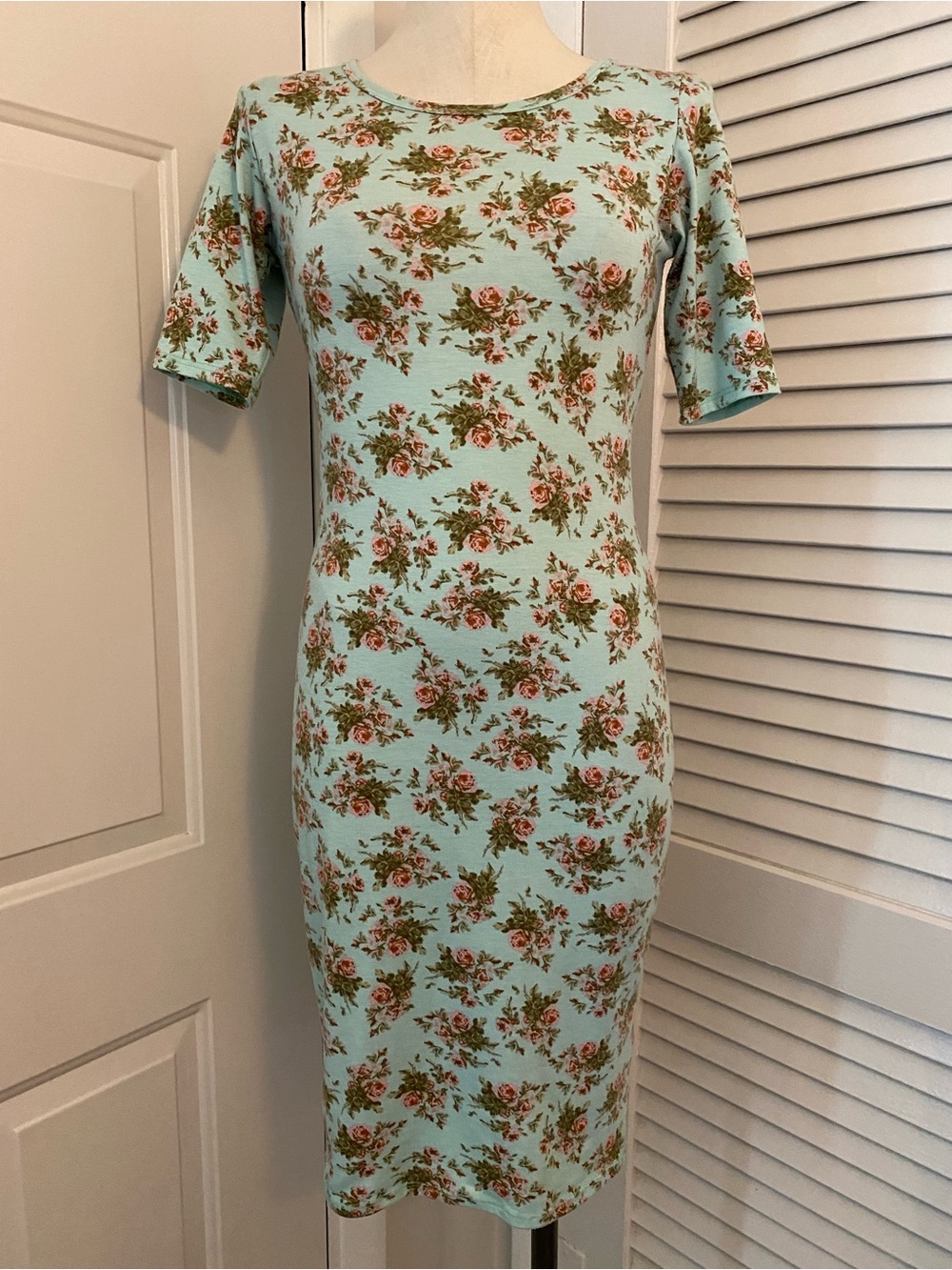 LuLaRoe Light Blue Rose Floral Midi Dress- Size XS